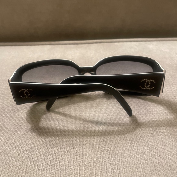 Chanel 2000s sunglasses - Picture 5 of 6